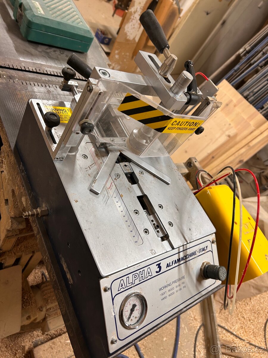 Pneumatická sponkovačka lišt - 2