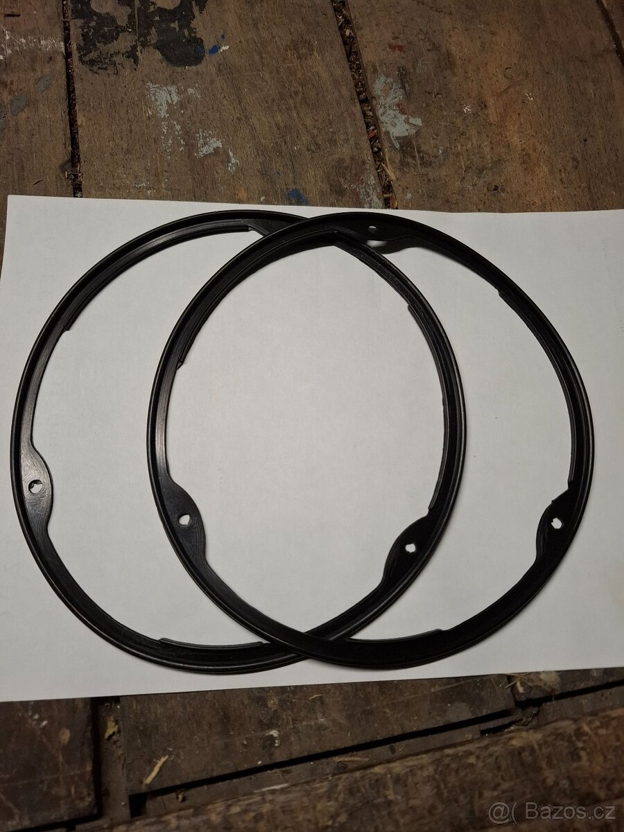 Guma pod rámeček světlometu Škoda 1000MB, MBX - 2