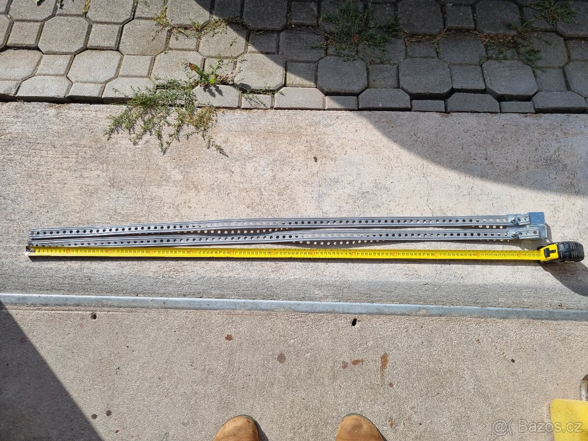 Sada k upevnění nádrže k podvozku. - 2