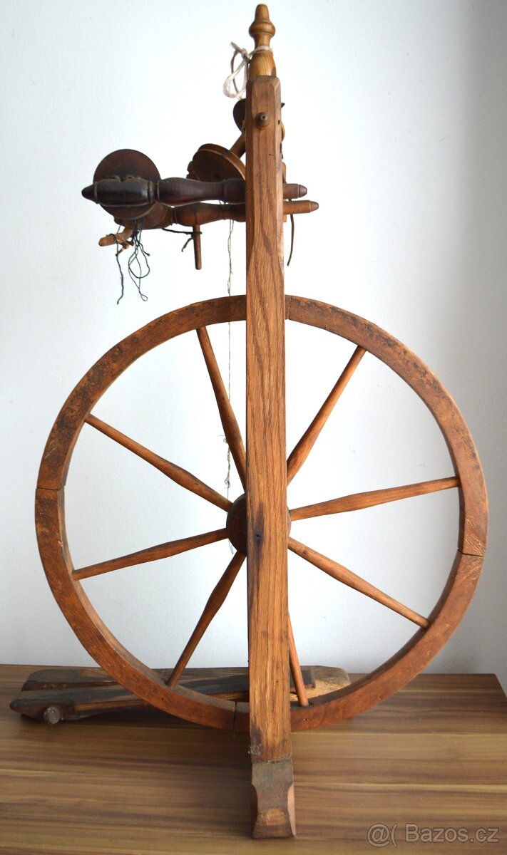 Starožitný kolovrat - velký - 2