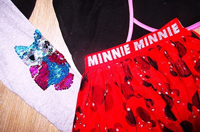 Dívčí set oblečení, nová sukně, zánovní legíny a sáčko, vel. - 2