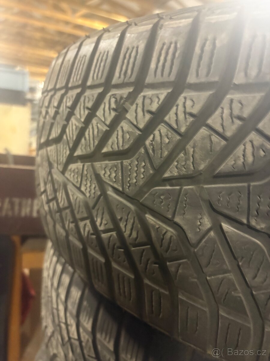 Zimní pneu 235/55R20 - 2