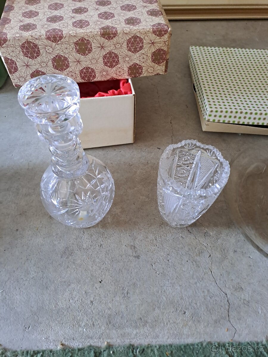 Broušené sklo, vázy - 2
