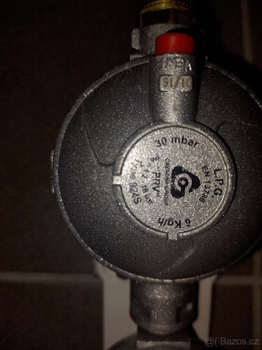 Prodám nový regulátor propan-butan s přepínáním - 2