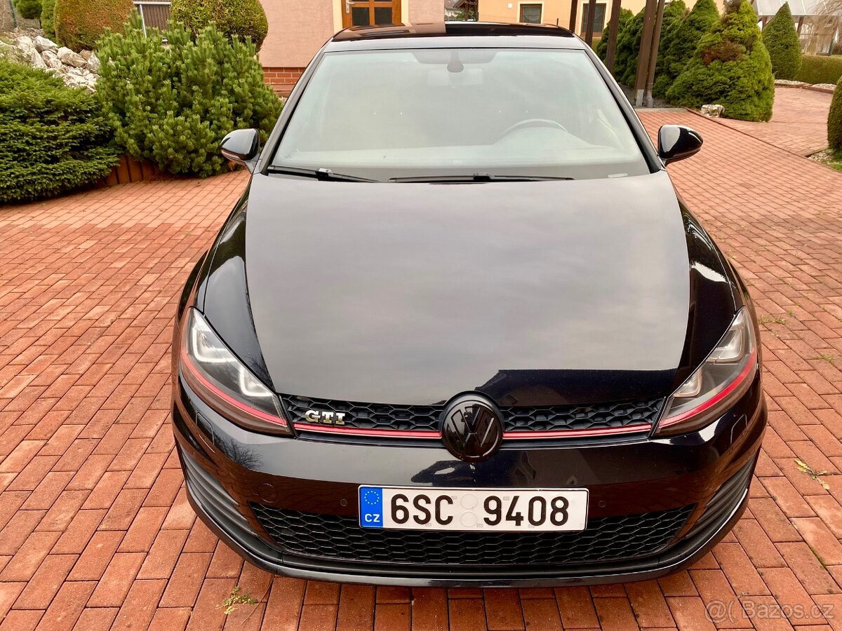 VW Golf GTI 7 2014 - manuál - 2