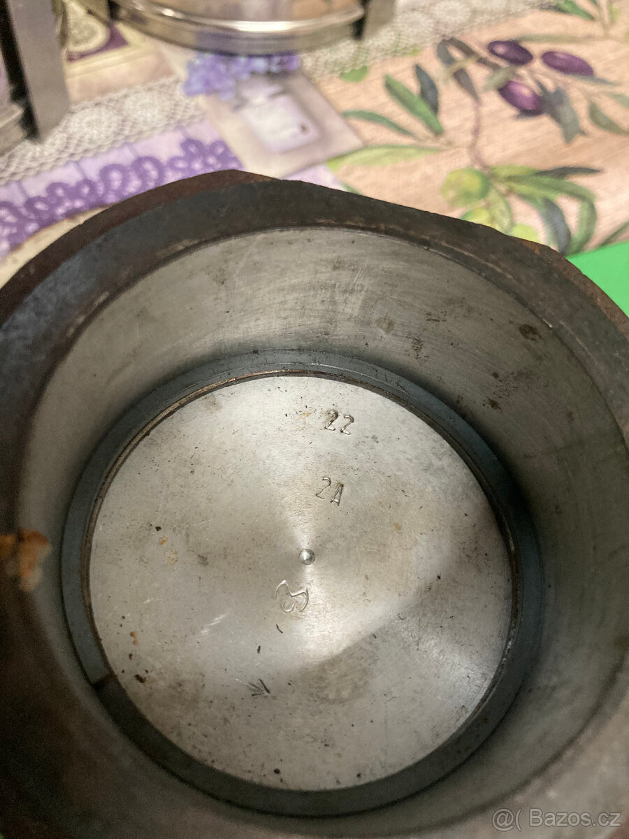 Válec vložený ŠKODA 105 - 2