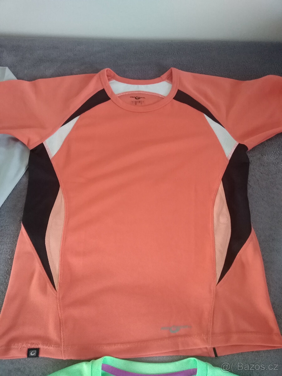Sportovní trička vel.S-M - 2