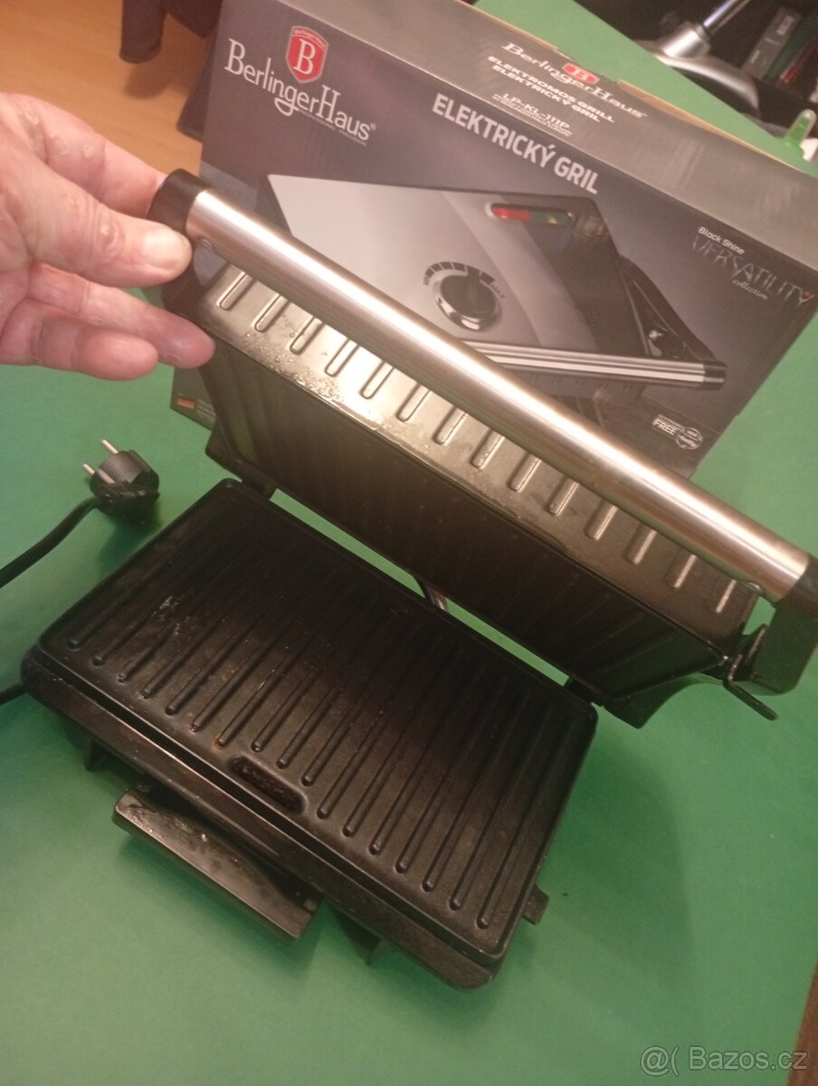 Prodám malý kontaktní grill. - 2