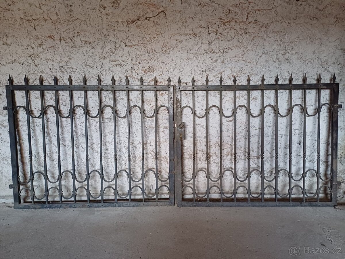 Nabízím kované dvoukridla vrata a dvířka - 2