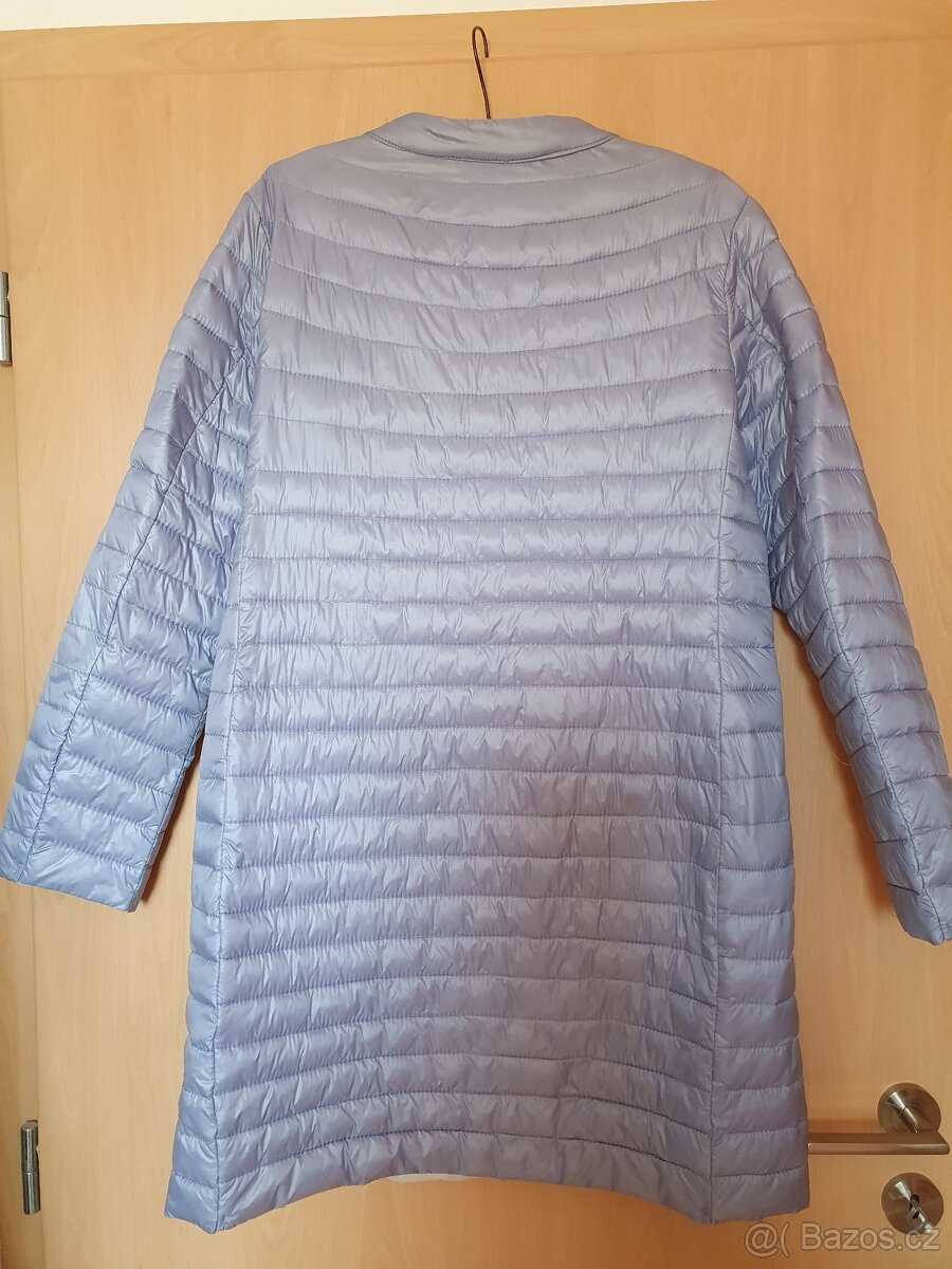 Bleděmodrý prošívaný kabát XL - 2