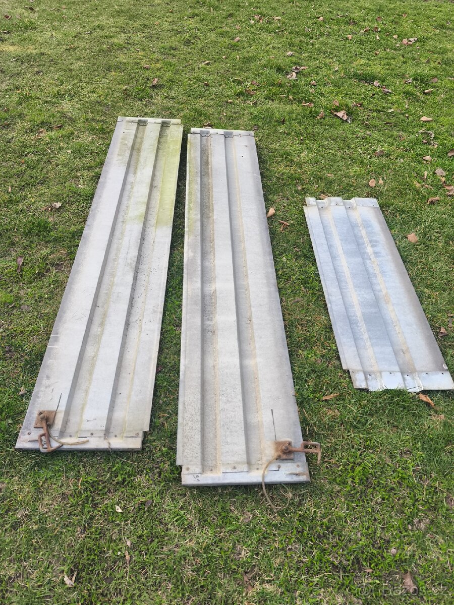 Třikrát bočnice na přívěsný vozík - 2