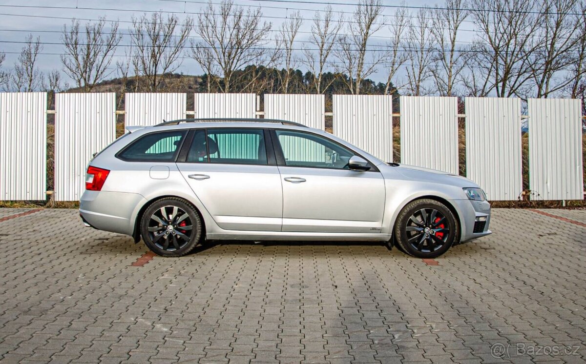 Škoda Octavia Combi 2.0 TDI RS - 2