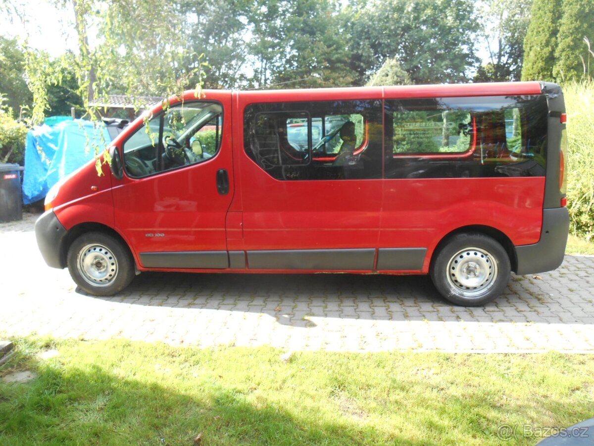 renault trafic 1,9dci 74kw rok 2004 - 2