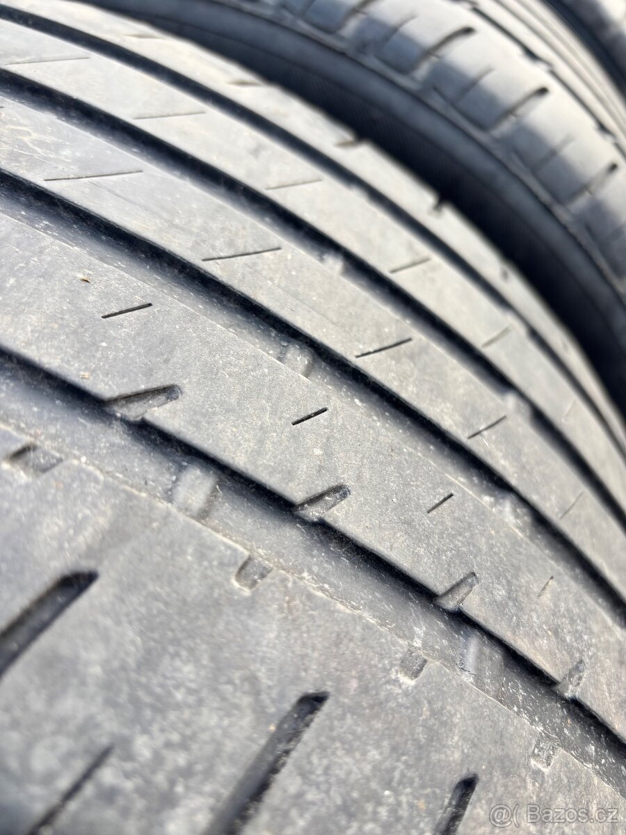 245/45 R18 - 2