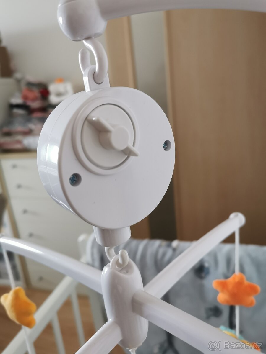hrací kolotoč nad postýlku - 2