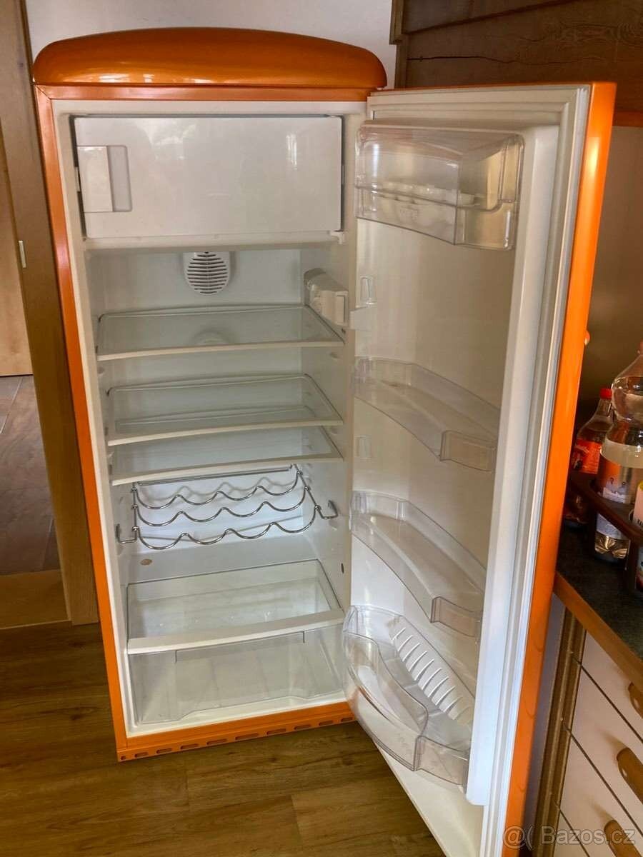 Retro lednice - 2
