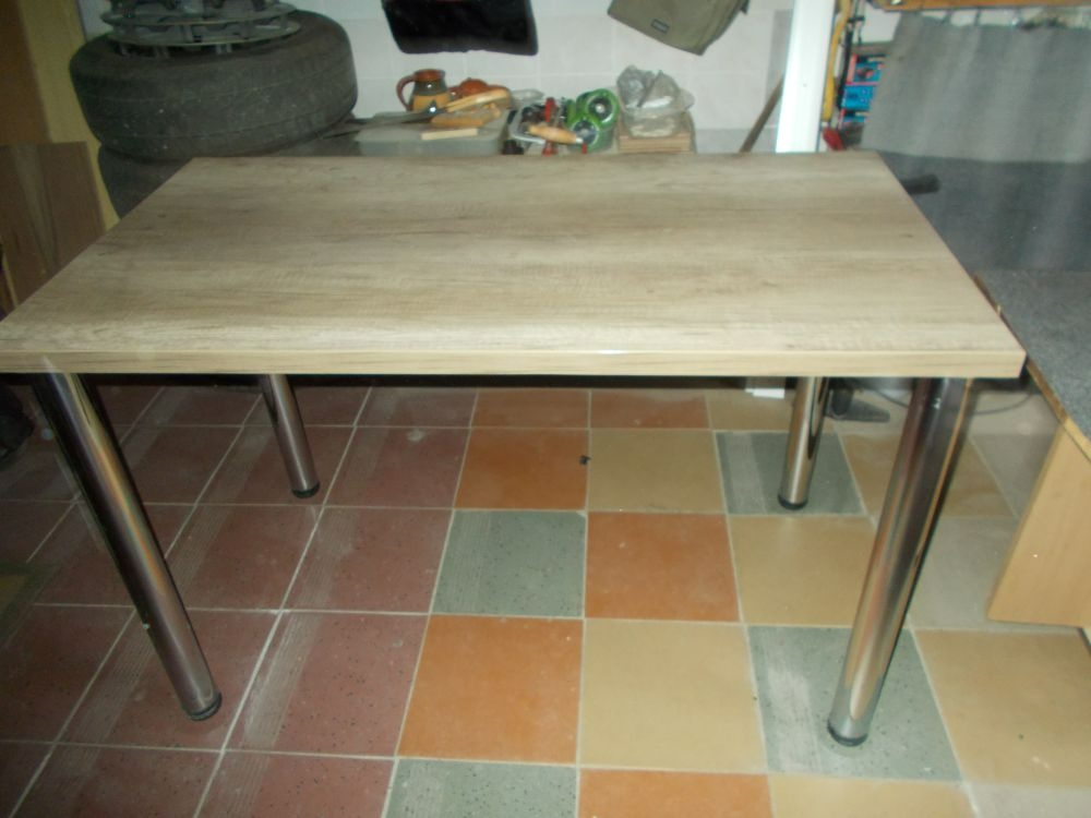 Stůl kuchyňský - 2