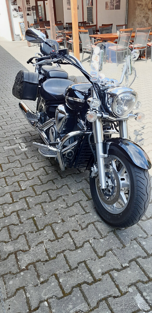 YAMAHA XVS 1300 A MIDNIGHT STAR - 2