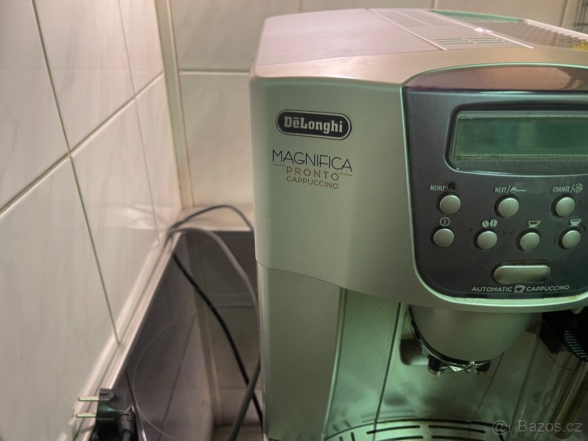 Dva kávovary Delonghi - 2