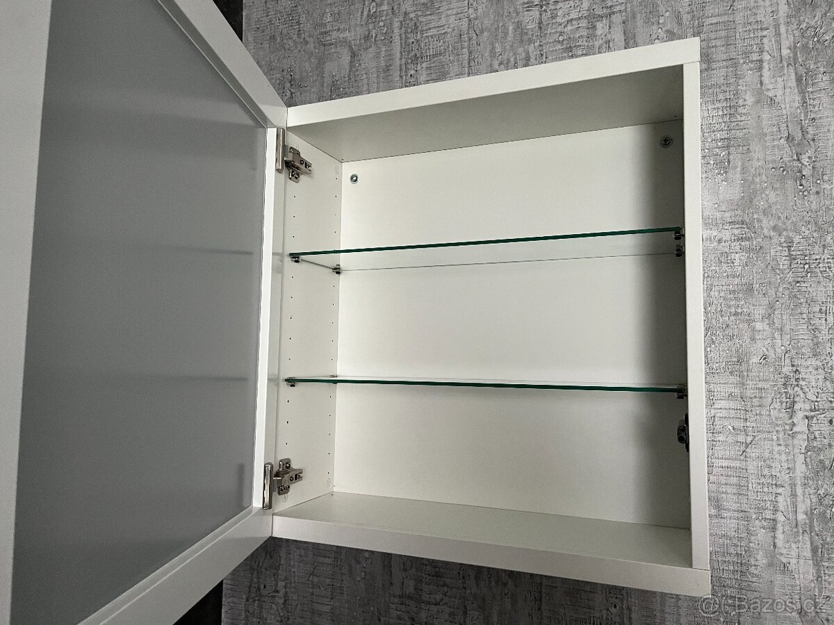 Skleněná skříňka Ikea Besta - 2