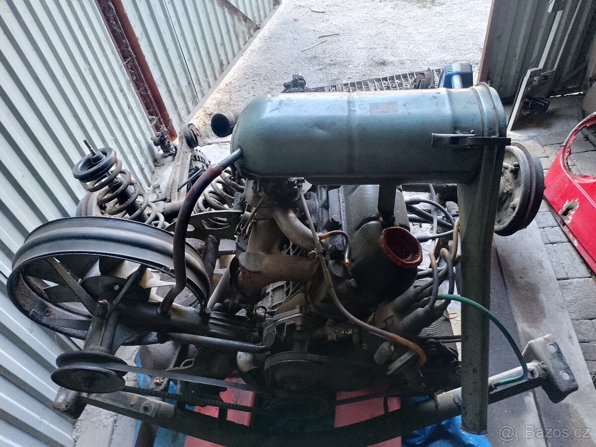 Škoda 100 100L motor, převodovka - 2