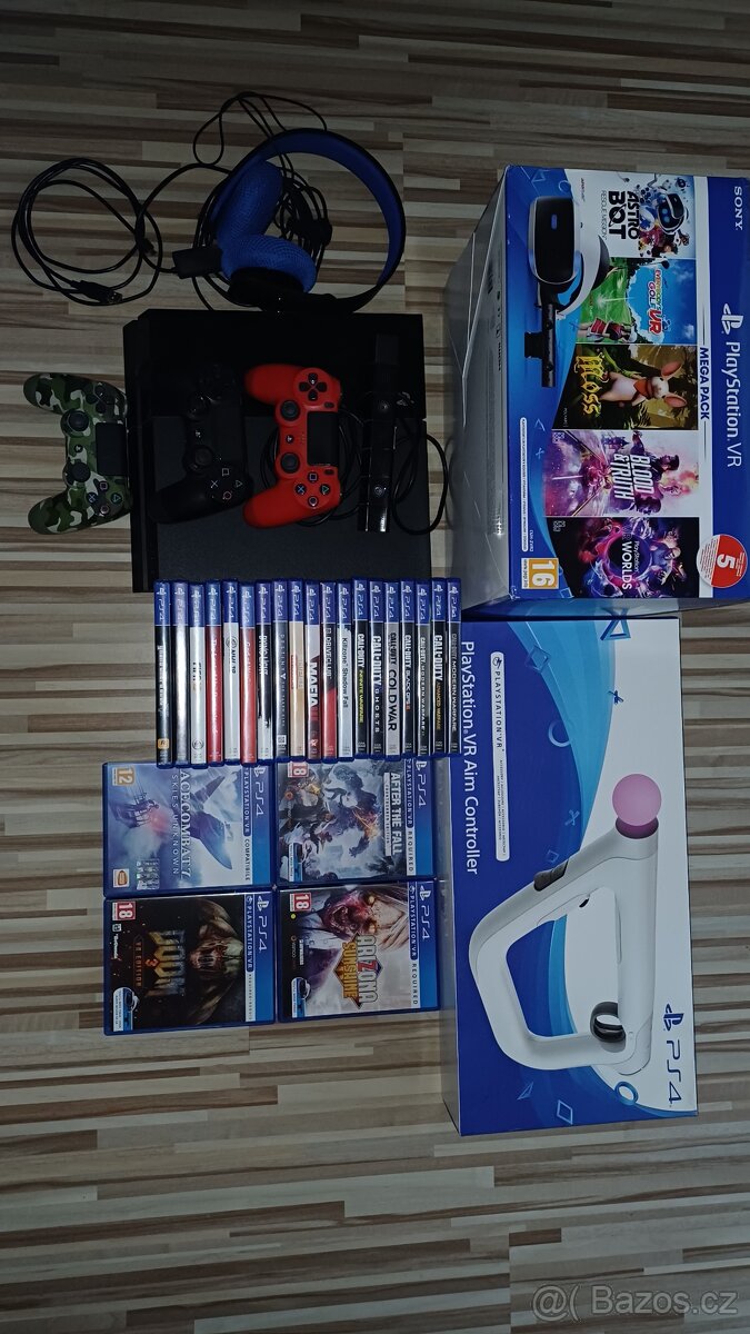 Playstation 4 plus příslušenství - 2