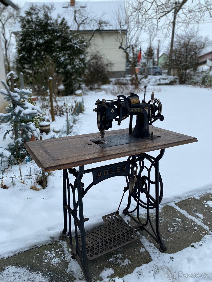 Starožitný šicí stroj Adler Kl. 9 - 2