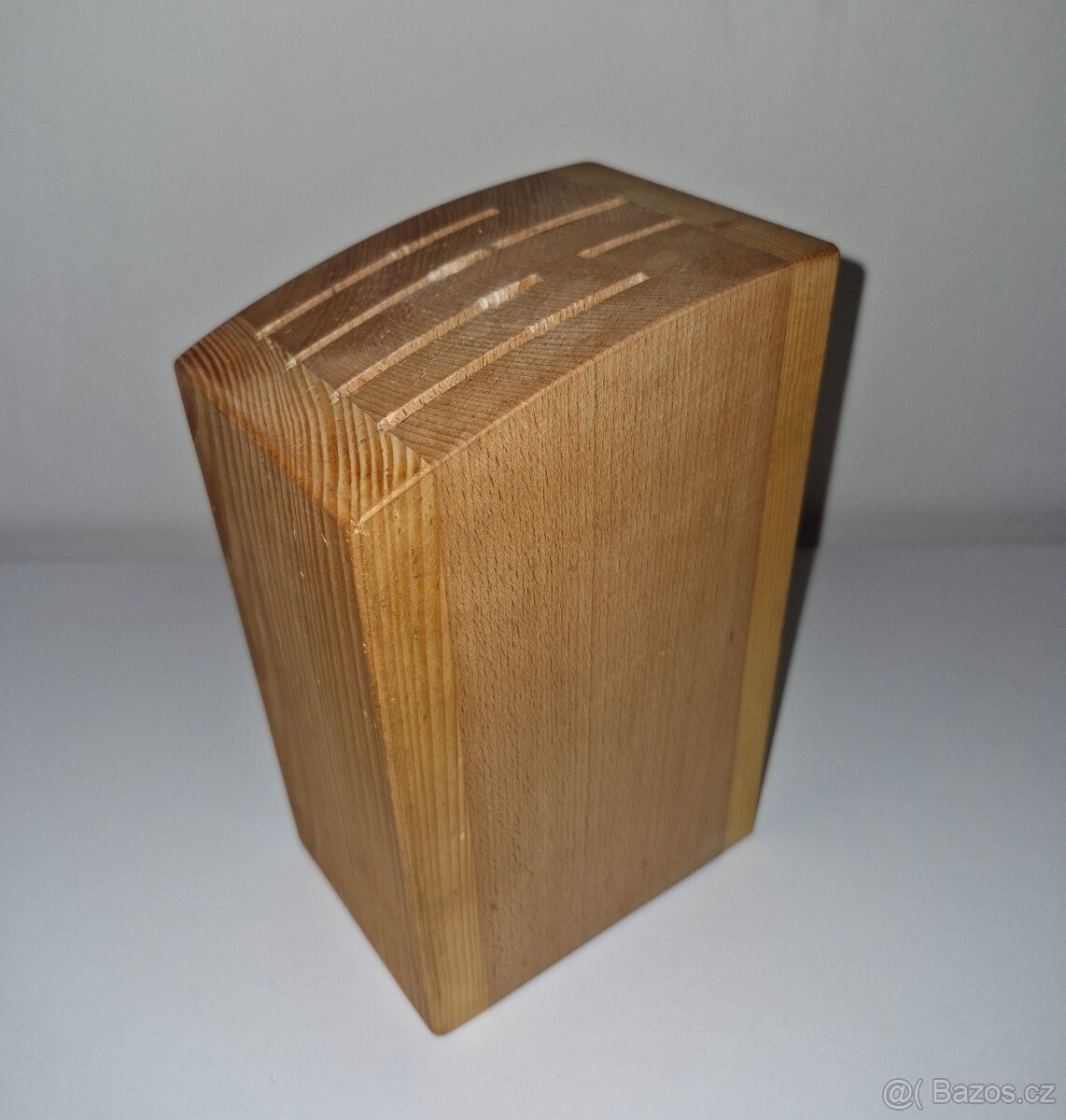 Kuchyňský stojan masiv - 2