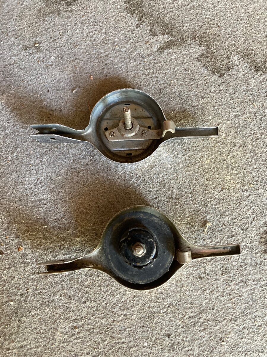 Uzávěr nádže ŠKODA 1000 MB - 2