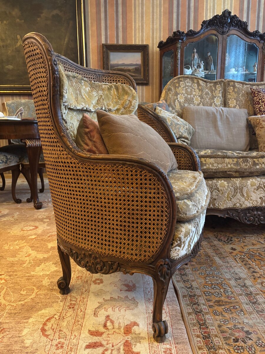 Krásná starožitná pohovka a křesla - 2