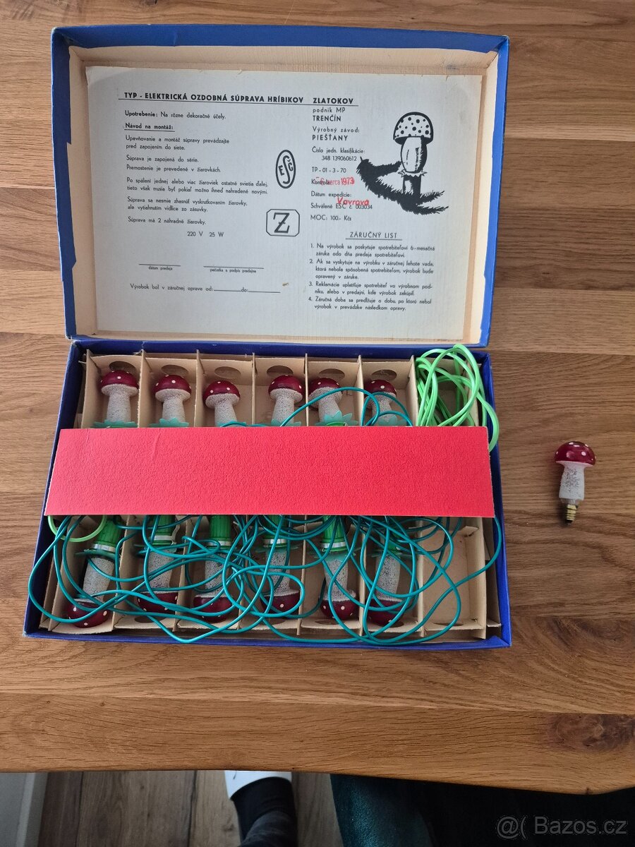 Staré Vánoční osvětlení muchomurky. - 2