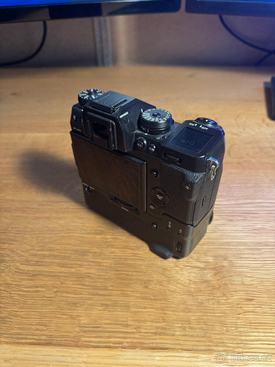 Fujifilm X-H1 + Battery grip VPB-XH1 - 2