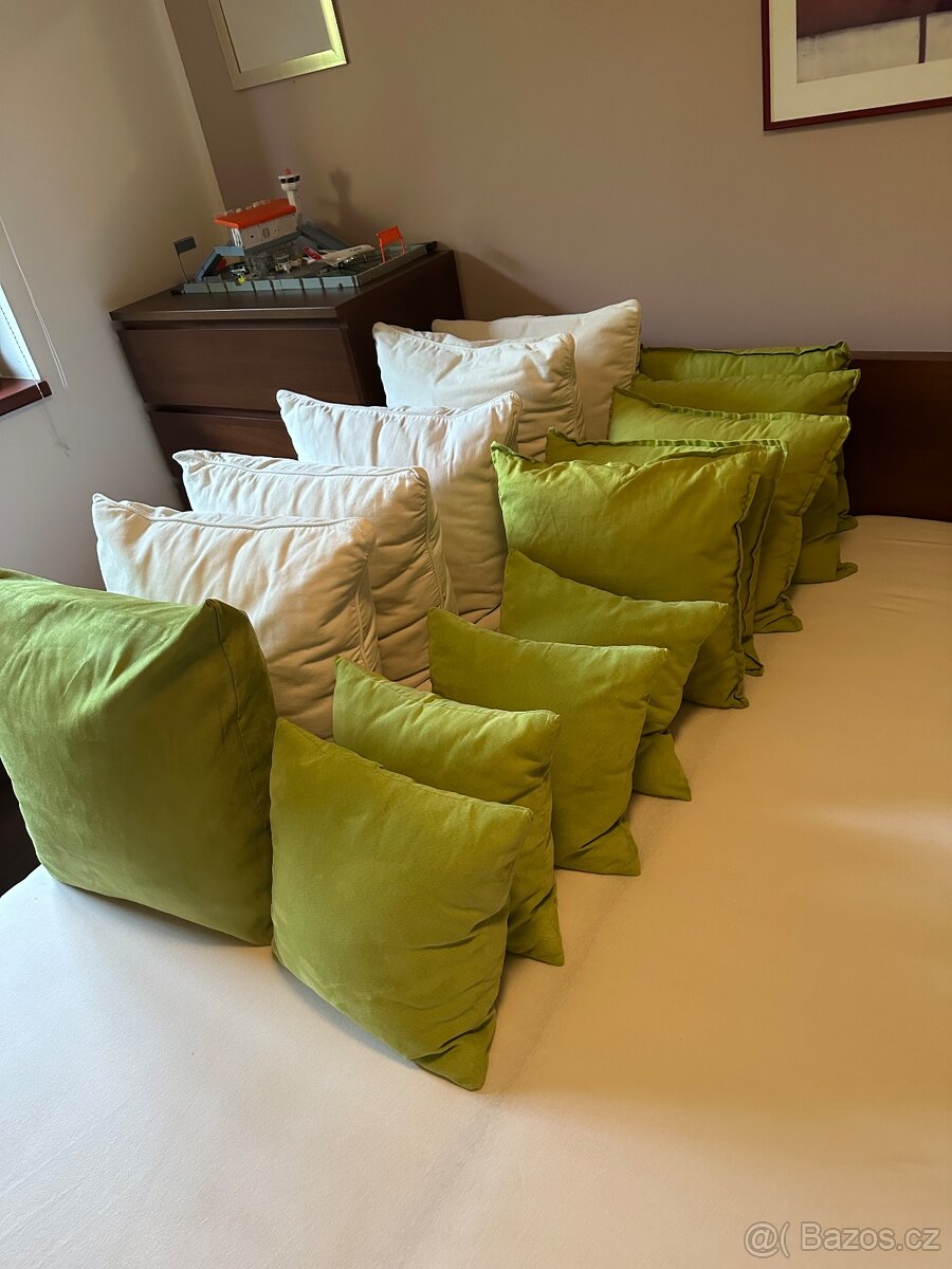 Polstare s povlaky ruznych velikosti - ceny v popisku - 2