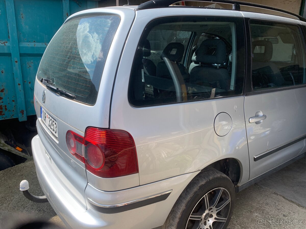 Sharan 2.8 4motion 4x4 tažné pěkný vůz. - 2