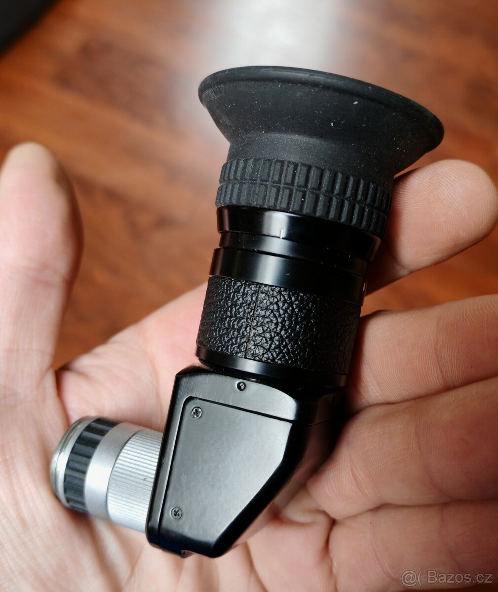 Nikon DR-3, úhlový hledáček - 2