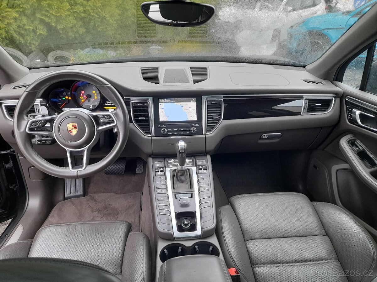 Porsche macan Europe - 2