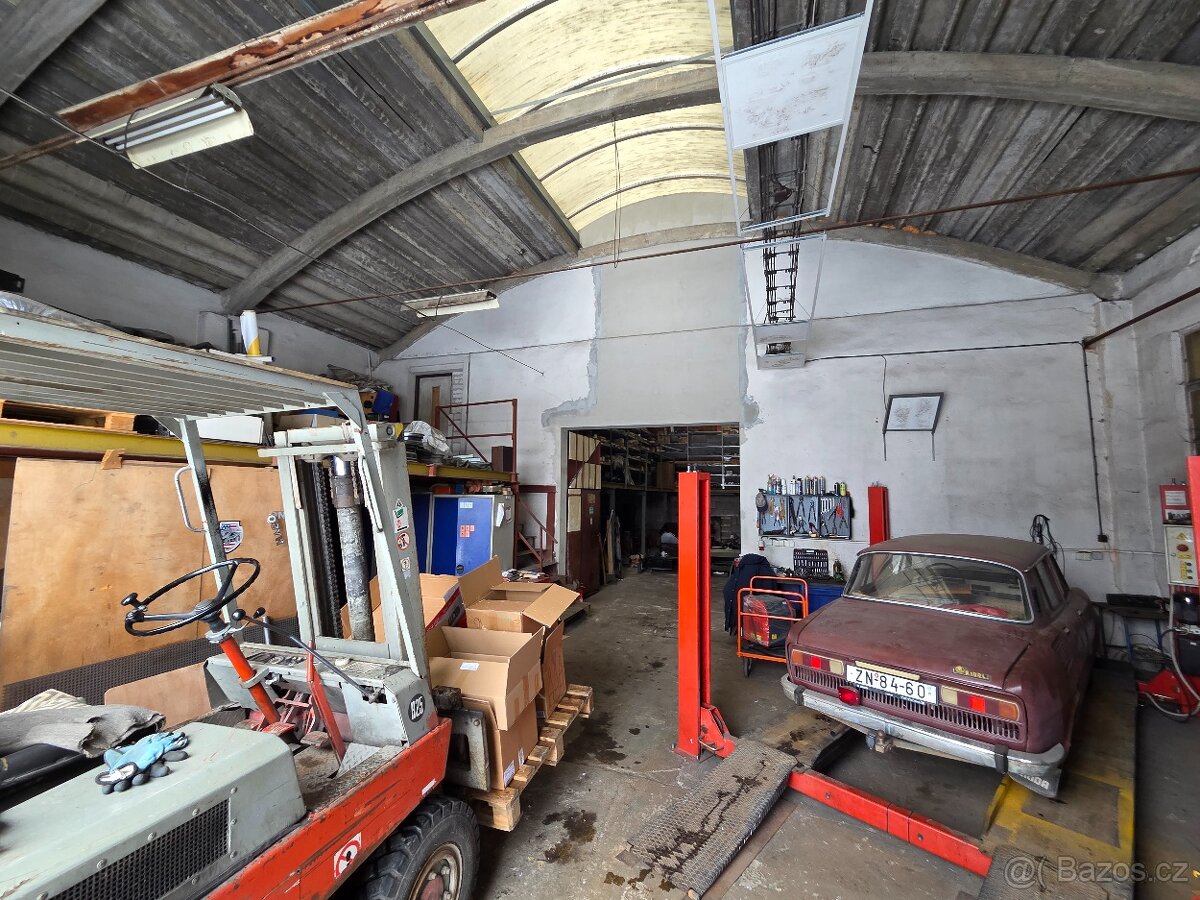 Skladovací prostor - garáž - autodílna - 2