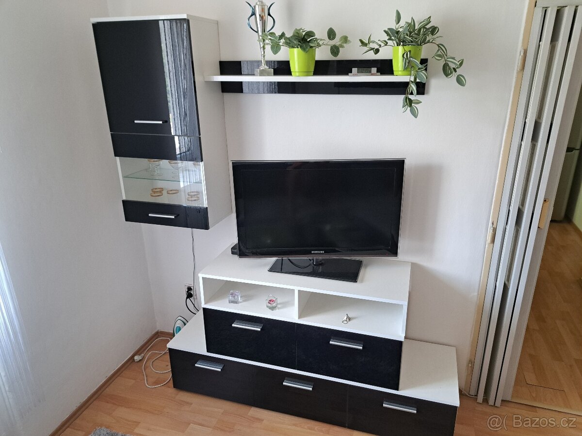 Obývací stěna s komody - 2