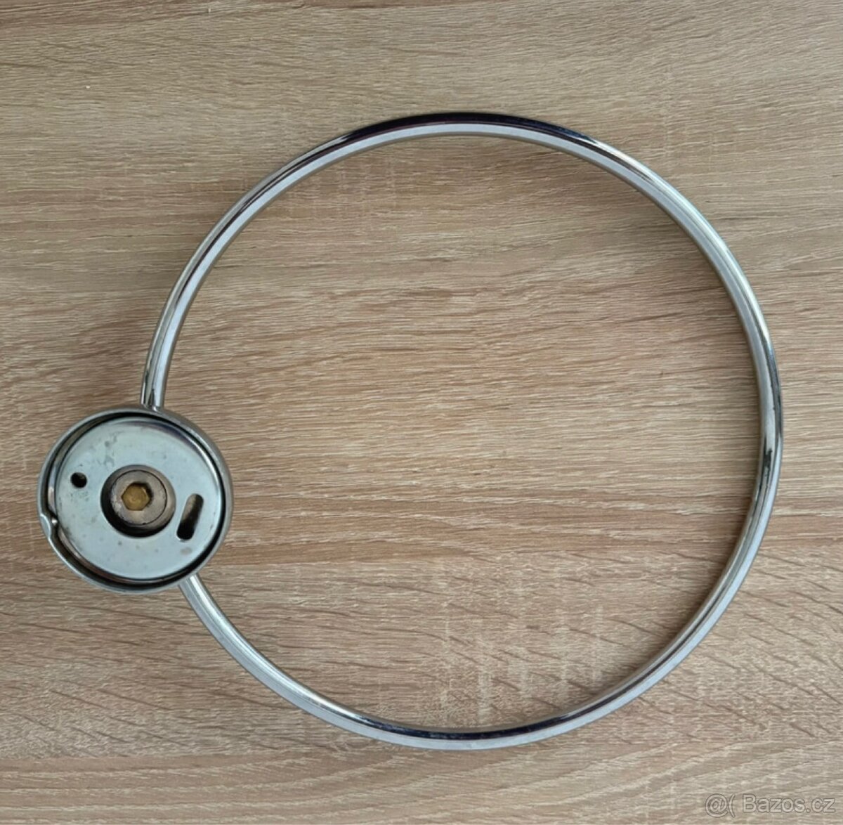 Kruhový držák ručníků chromový - 2