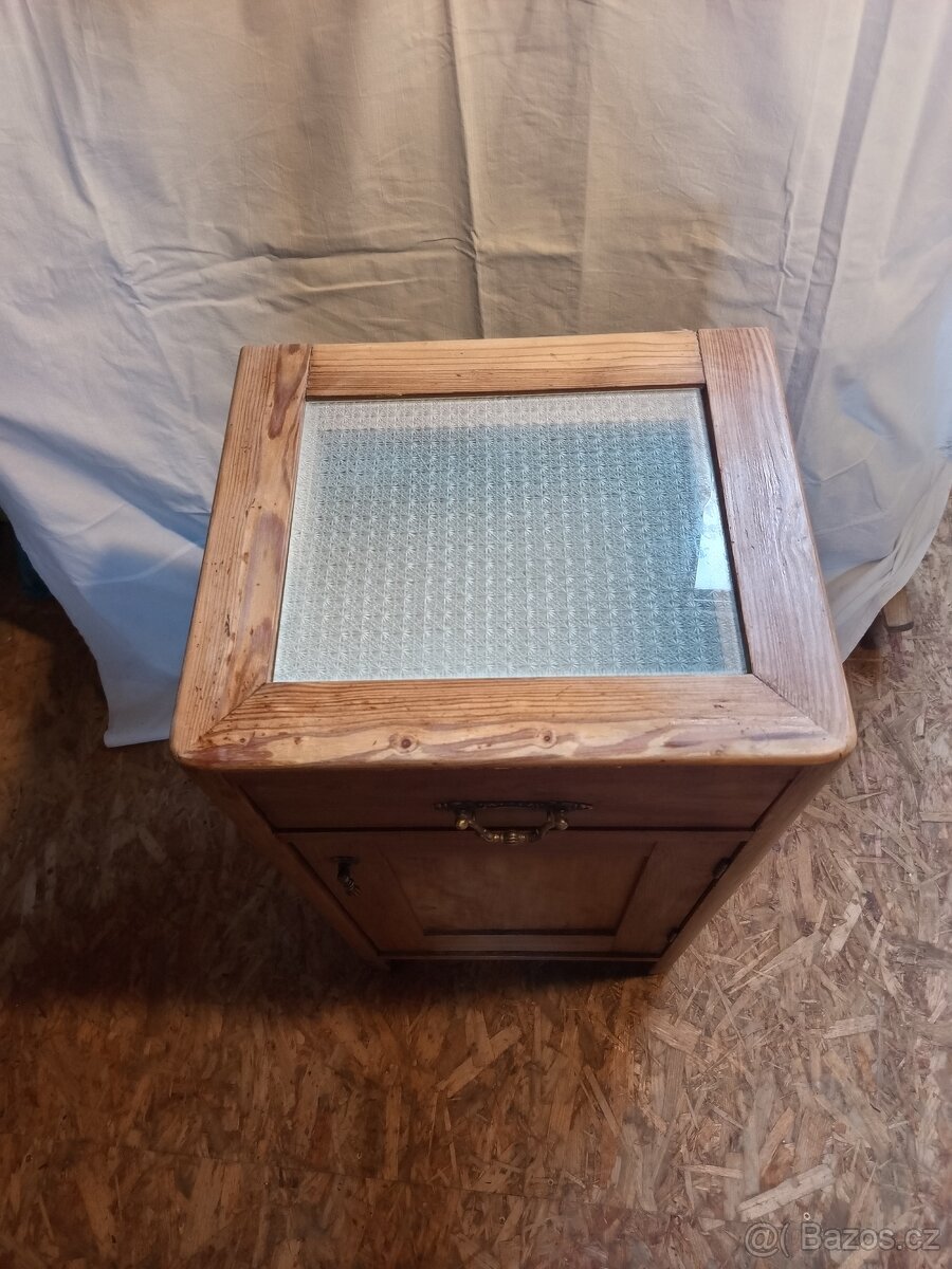Noční stolek - 2