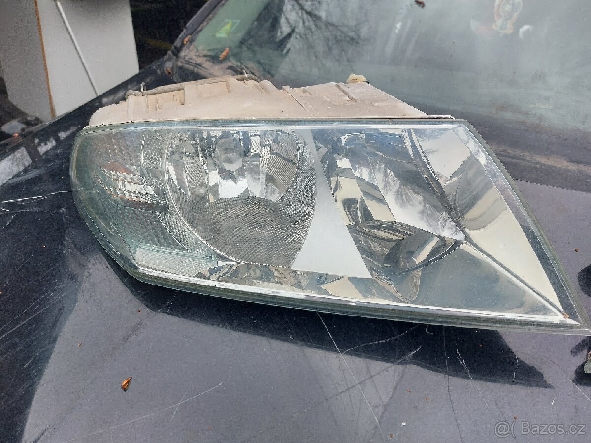 ŠKODA OCTAVIA 2 PŘEDNÍ SVĚTLA - 2