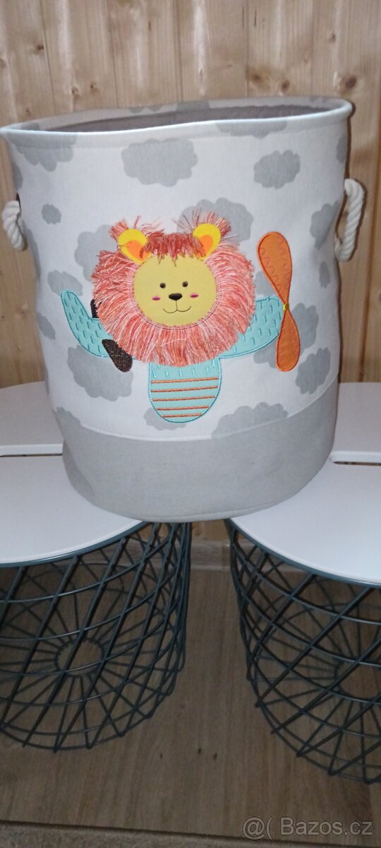 Tmavě zelené koše s víkem - 2