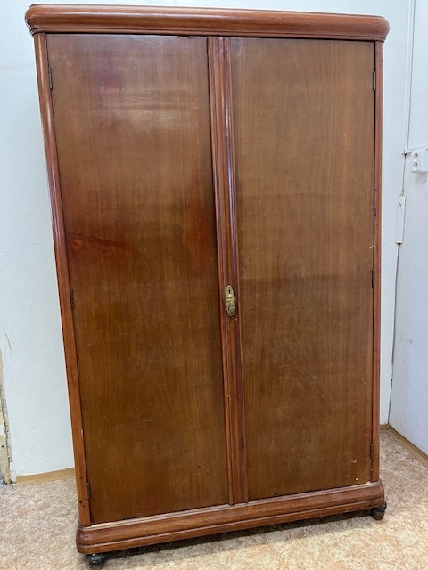 Starožitné skříně - 2