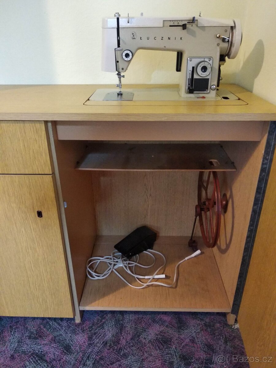 Šicí stroj lucznik - 2