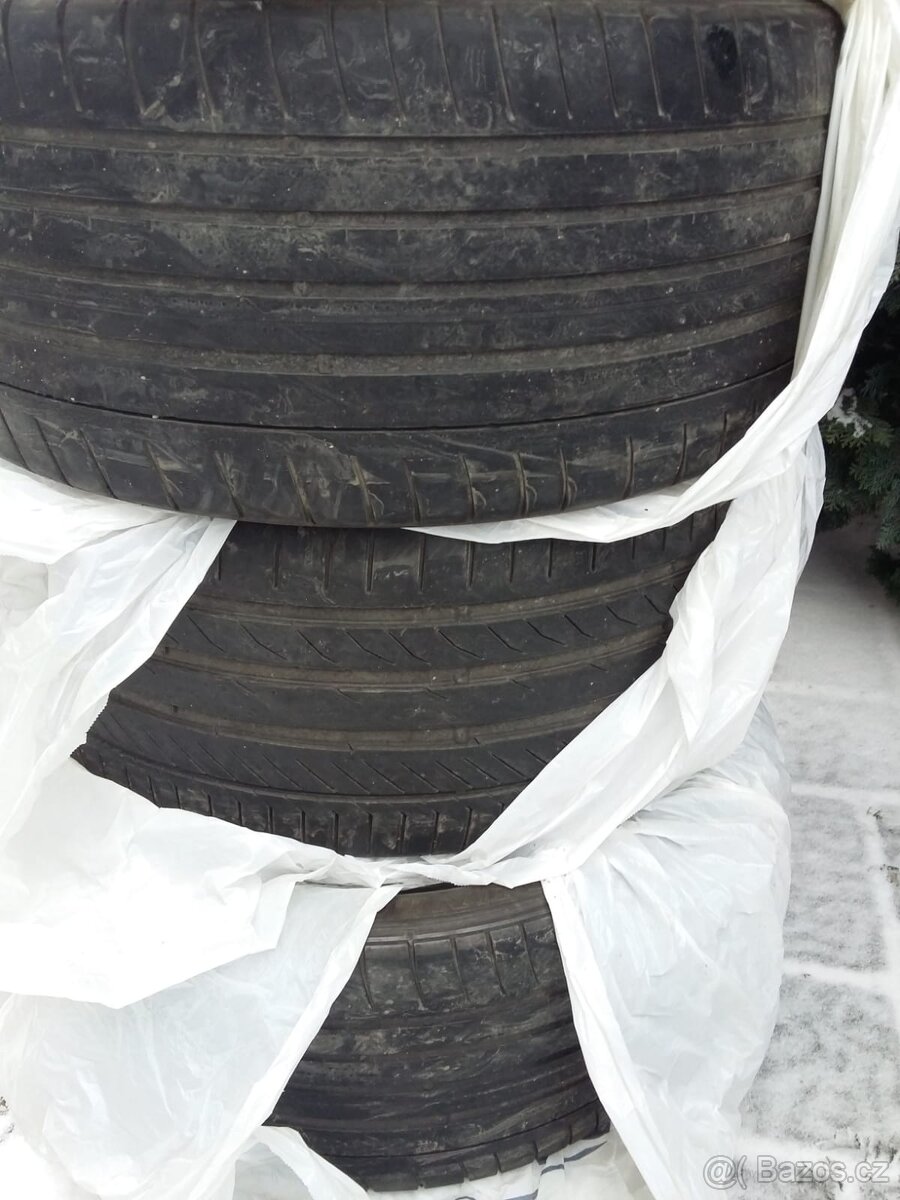 Dunlop 285/30/21 - 2