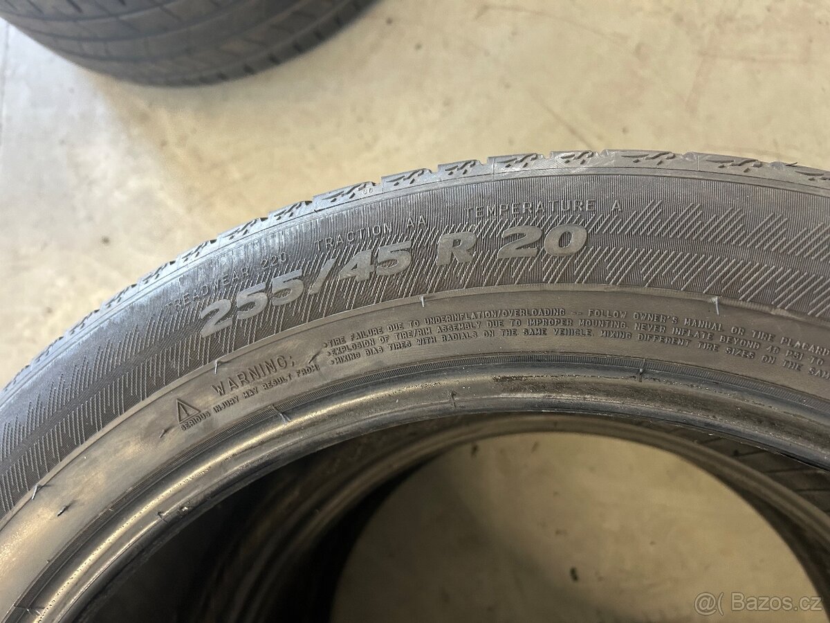255/45 R20 - 2