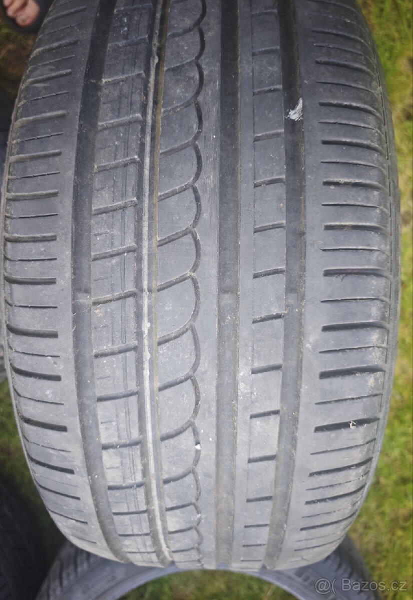 Pirelli 255/40 R18 - 2