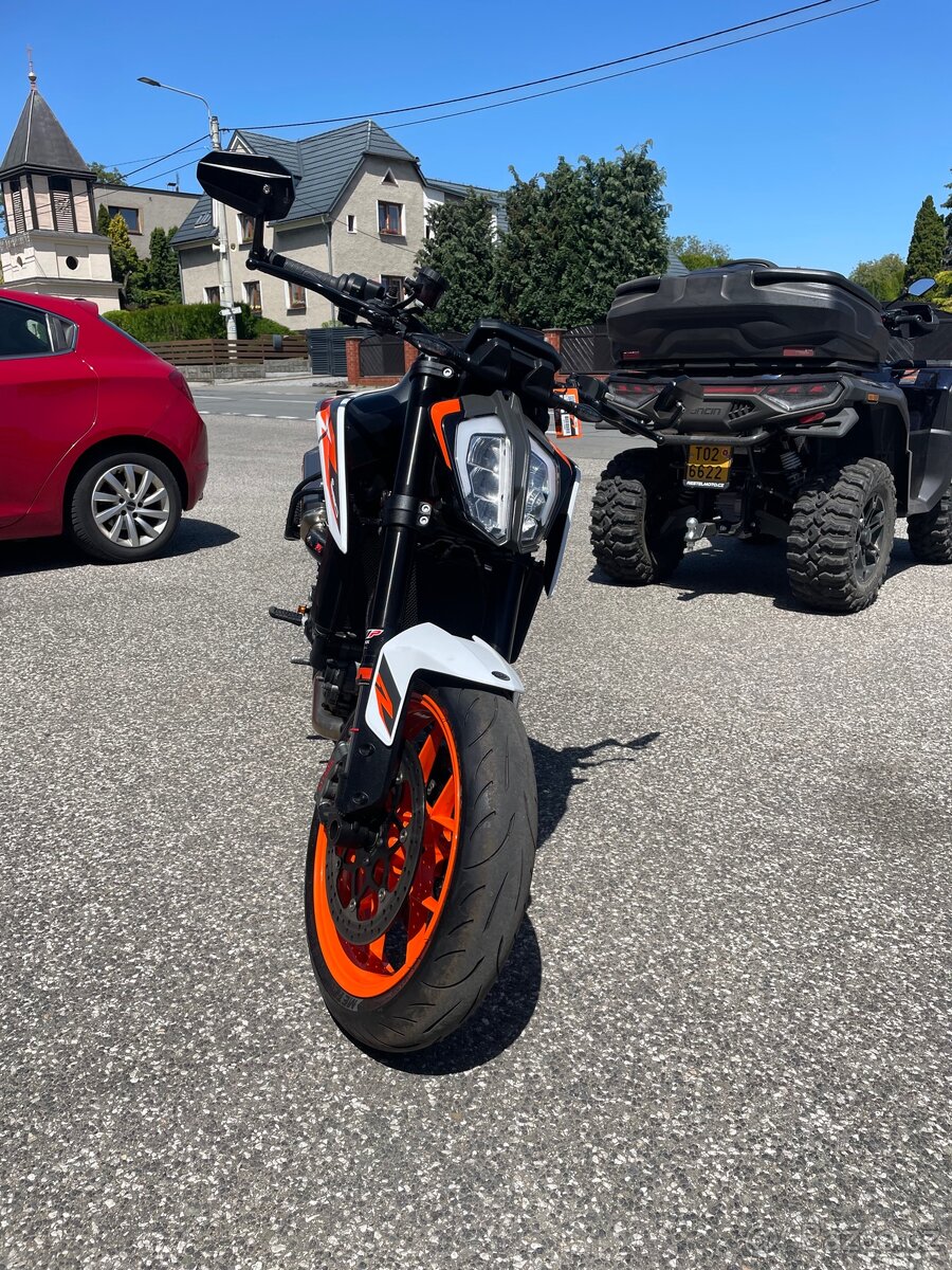 KTM 890 Duke R - 2