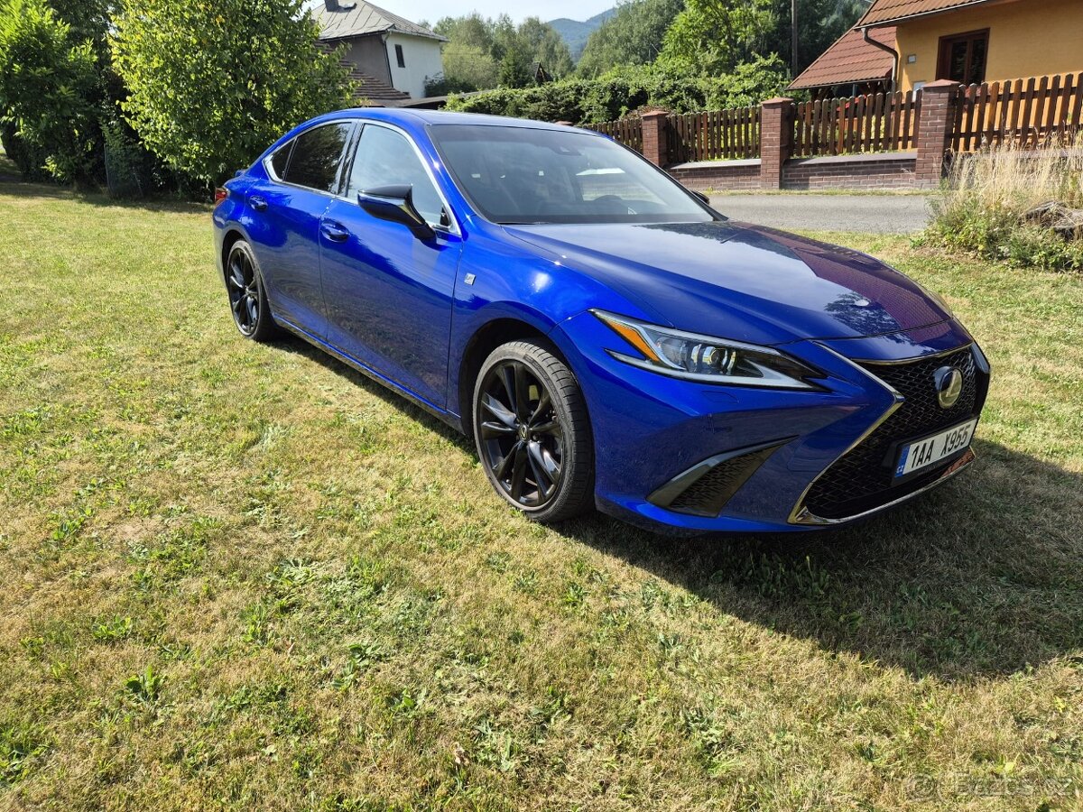 Prodám Lexus ES 300h - 2
