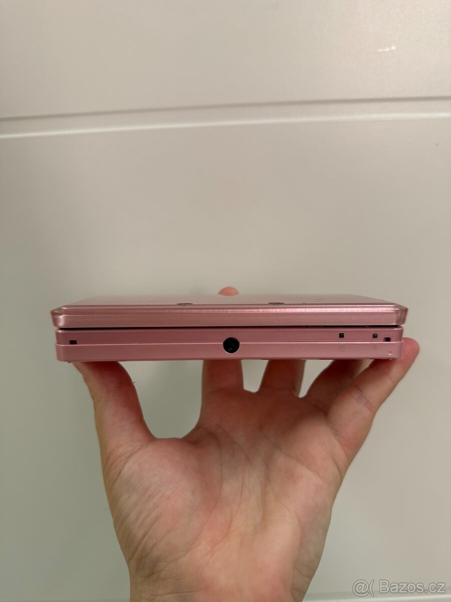 Nintendo 3DS Pink+ 5 her- pěkný stav - 2